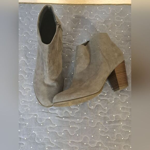 Old Navy ankle heeled boots size 8 - Picture 1 of 6